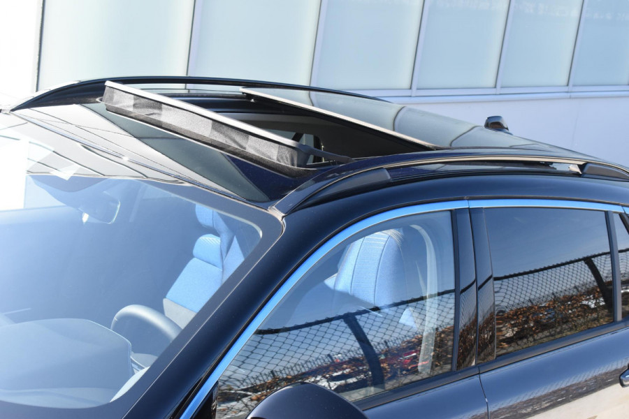 Lynk & Co 01 262PK Automaat / 360 Camera / Adaptieve cruise control / Glazen schuif-kanteldak / Elektrische stoelen met geheugenfunctie / Stoelverwarming / Elektrische achterklep / Climate control / Parkeersensoren V+A / 20"velgen / Keyless entry /