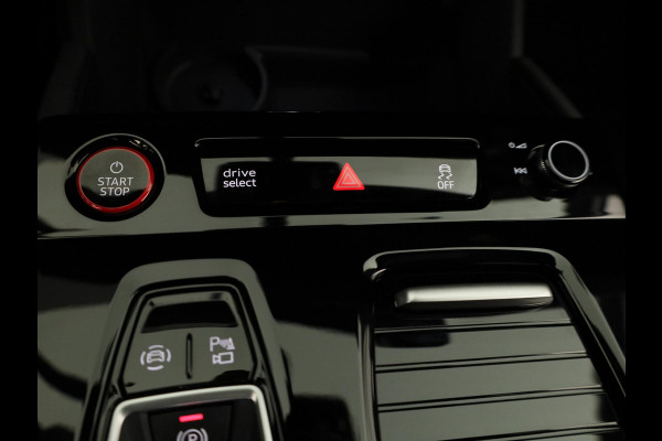 Audi SQ6 e-tron quattro 100 kWh 490pk | Panoramadak | B&O Audio | Electrisch verstelbare voorstoelen + geheugen bestuurderstoel | MMI Experience Pro