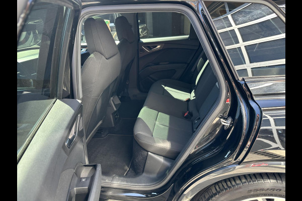 Audi Q4 e-tron 40 Launch edition Advanced Plus 77 kWh | Panoramadak | Sonos | Black optic pakket | NL-Auto |