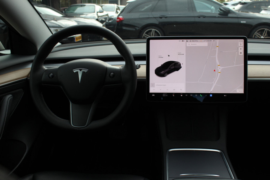 Tesla Model 3 Standard RWD Plus 60 kWh / SOH 90% / FACELIFT / Warmtepomp / Autopilot / Panoramadak / Camera / Leder / 18'' / Leder / Premium Audio