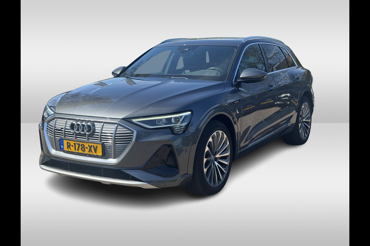 Audi e-tron 55 quattro S edition 95 kWh / SoH 96,4% / 50.621 km! / Trekhaak / Camera / Keyless / B&O /  21'' / Luchtvering / CarPlay / Stoelverwarming / DAB / ACC