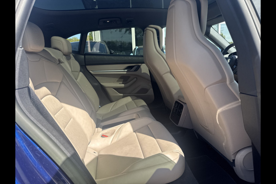 Porsche Taycan Cross Turismo 93 kWh / SOH 93,7% / Panoramadak / 360Camera / Luchtvering / Sportchrono / 20'' / Warmtepomp / Stoelverwarming 4x / DAB / CarPlay / Cruise Control