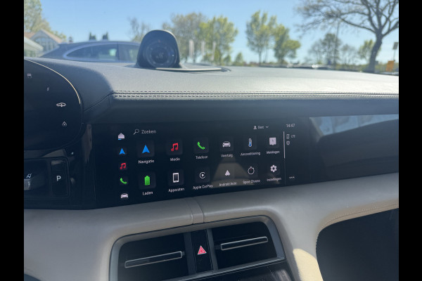 Porsche Taycan Cross Turismo 93 kWh / SOH 93,7% / Panoramadak / 360Camera / Luchtvering / Sportchrono / 20'' / Warmtepomp / Stoelverwarming 4x / DAB / CarPlay / Cruise Control