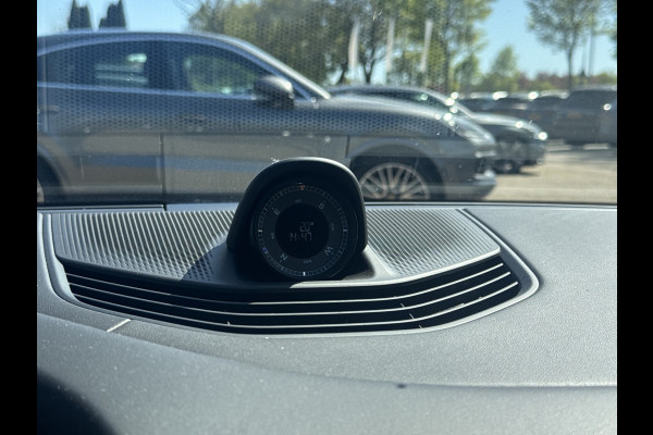 Porsche Taycan Cross Turismo 93 kWh / SOH 93,7% / Panoramadak / 360Camera / Luchtvering / Sportchrono / 20'' / Warmtepomp / Stoelverwarming 4x / DAB / CarPlay / Cruise Control