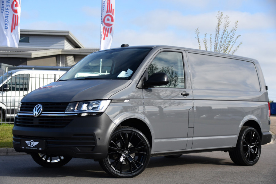 Volkswagen Transporter 2.0 TDI L1H1 30 Bulli Edition Virtual, Camera, Carplay, Stoelverwarming, 150pk, NAVI, Trekhaak, Sensoren, Uniek!