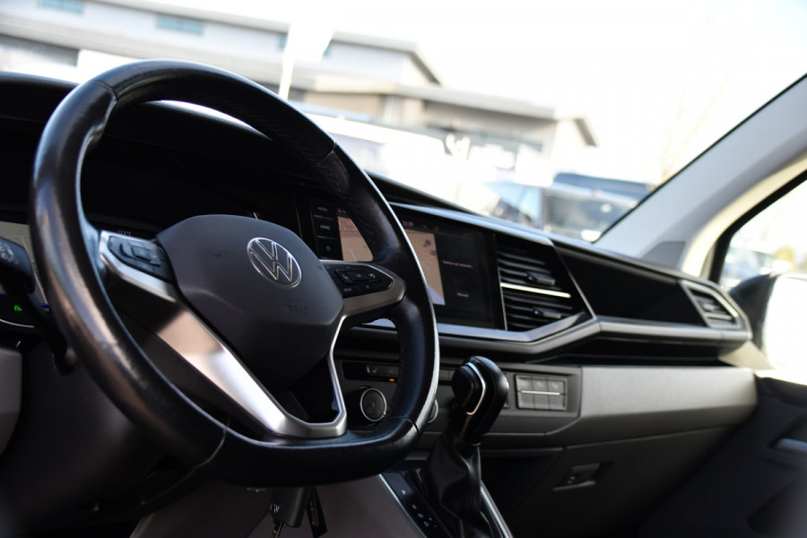 Volkswagen Transporter 2.0 TDI L1H1 30 Bulli Edition Virtual, Camera, Carplay, Stoelverwarming, 150pk, NAVI, Trekhaak, Sensoren, Uniek!