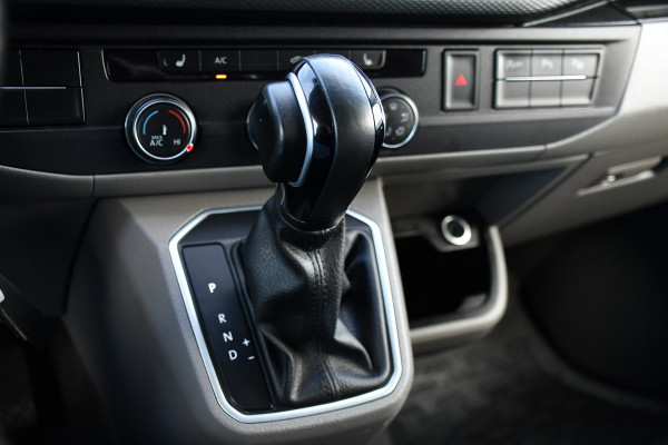Volkswagen Transporter 2.0 TDI L1H1 30 Bulli Edition Virtual, Camera, Carplay, Stoelverwarming, 150pk, NAVI, Trekhaak, Sensoren, Uniek!