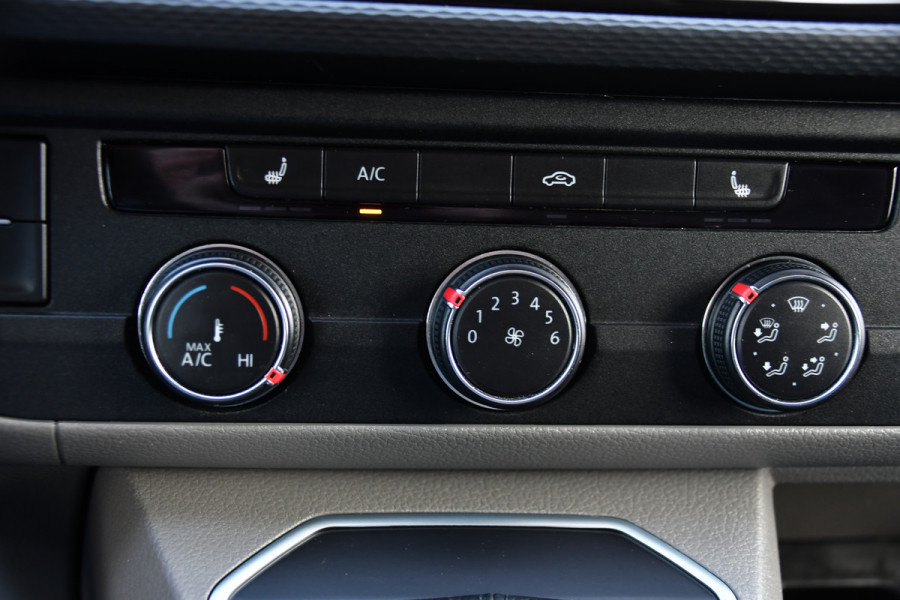 Volkswagen Transporter 2.0 TDI L1H1 30 Bulli Edition Virtual, Camera, Carplay, Stoelverwarming, 150pk, NAVI, Trekhaak, Sensoren, Uniek!