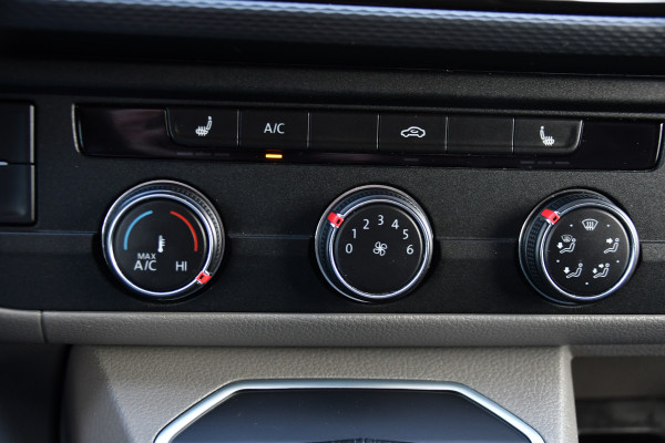 Volkswagen Transporter 2.0 TDI L1H1 30 Bulli Edition Virtual, Camera, Carplay, Stoelverwarming, 150pk, NAVI, Trekhaak, Sensoren, Uniek!