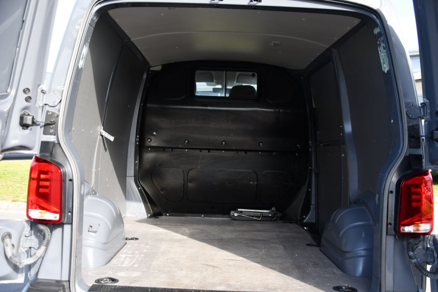 Volkswagen Transporter 2.0 TDI L1H1 30 Bulli Edition Virtual, Camera, Carplay, Stoelverwarming, 150pk, NAVI, Trekhaak, Sensoren, Uniek!