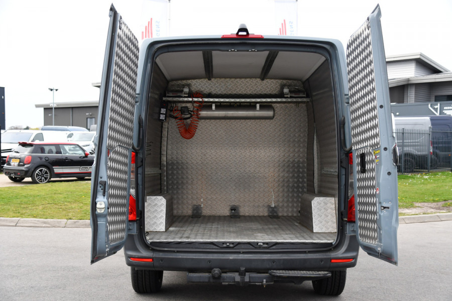 Mercedes-Benz Sprinter 319 V6 3.0 CDI L2H1 DC PB Edition Cruise, Camera, Carplay, 10,5'' Mbux, LED, Leder, Memorie, Trekhaak, 5 Zits, Uniek!