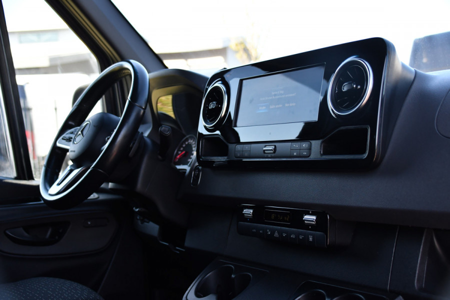 Mercedes-Benz Sprinter 319 3.0 CDI L2H1 DC PB Edition 360 Camera, Cruise, Carplay, LED, Stoelverwarming, 190pk, Automaat, Trekhaak, 3500kg Trekhaak, Standakachel,Uniek!