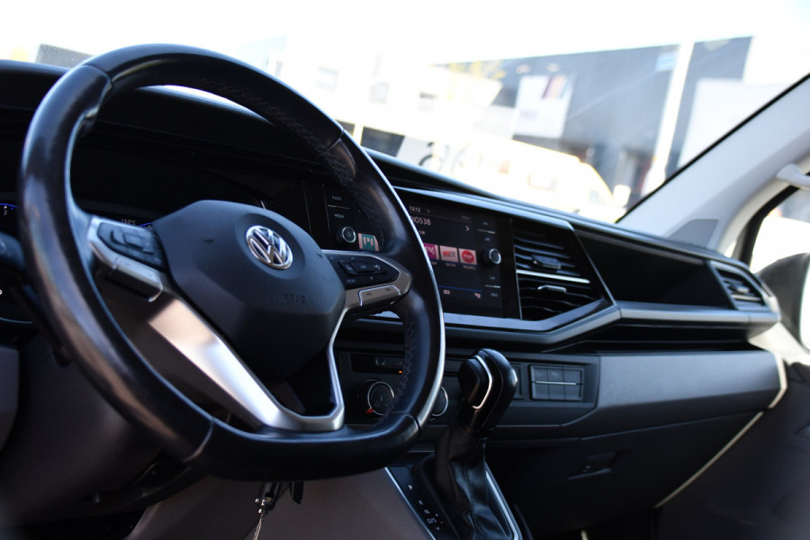 Volkswagen Transporter 2.0 TDI L2H1 30 DC 4Motion Bulli Virtual, Adaptieve Cruise, Camera, Carplay, LED, 2 x Schuifdeur, 150pk, 4x4, Automaat, Multimedia, Trekhaak, Uniek!