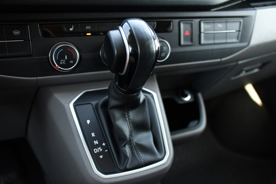 Volkswagen Transporter 2.0 TDI L2H1 30 DC 4Motion Bulli Virtual, Adaptieve Cruise, Camera, Carplay, LED, 2 x Schuifdeur, 150pk, 4x4, Automaat, Multimedia, Trekhaak, Uniek!
