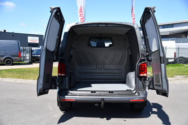Volkswagen Transporter 2.0 TDI L2H1 30 DC 4Motion Bulli Virtual, Adaptieve Cruise, Camera, Carplay, LED, 2 x Schuifdeur, 150pk, 4x4, Automaat, Multimedia, Trekhaak, Uniek!