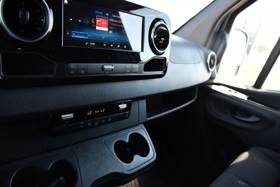 Mercedes-Benz Sprinter 319 V6 3.0 CDI L2H2 PB Edition Cruise, 360 Camera, Carplay, LED, 3500kg Trekhaak, 10,5'' Mbux, 190pk, Automaat, Voorruit verwarming, Uniek!