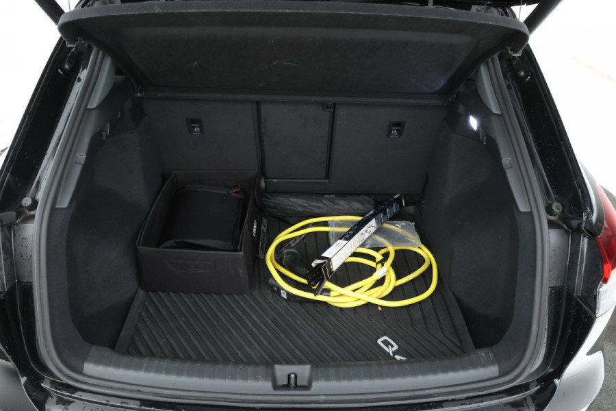 Audi Q4 e-tron 45 quattro S edition 77 kWh 265PK, S-line! Leer, Climate,