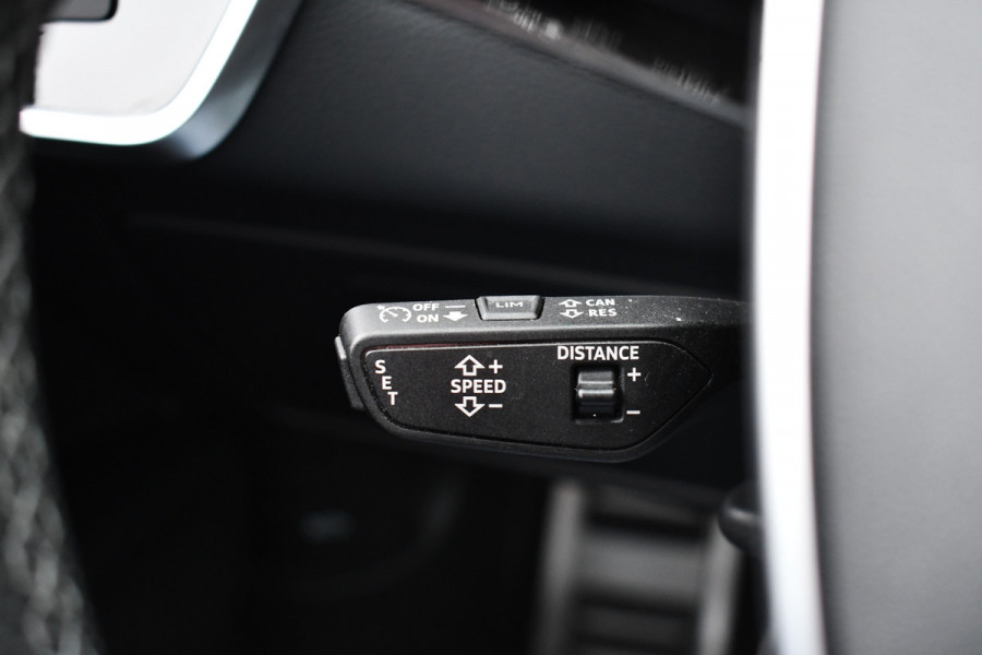 Audi A6 Limousine 55 TFSI e quattro Competition Pano Ultra-blau HUD ACC B&O