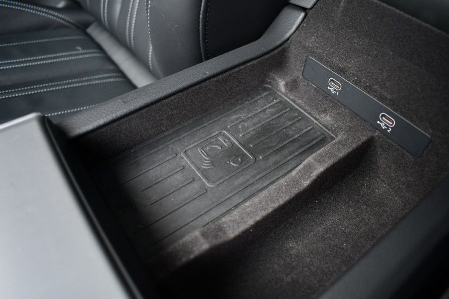 Audi A6 Limousine 55 TFSI e quattro Competition Pano Ultra-blau HUD ACC B&O