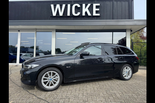 BMW 3 Serie Touring 320e Panorama XDrive Leder LED Stoelverw.