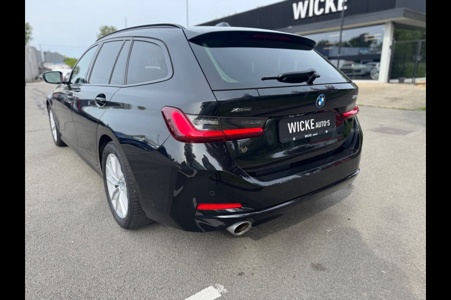 BMW 3 Serie Touring 320e Panorama XDrive Leder LED Stoelverw.