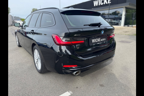 BMW 3 Serie Touring 320e Panorama XDrive Leder LED Stoelverw.