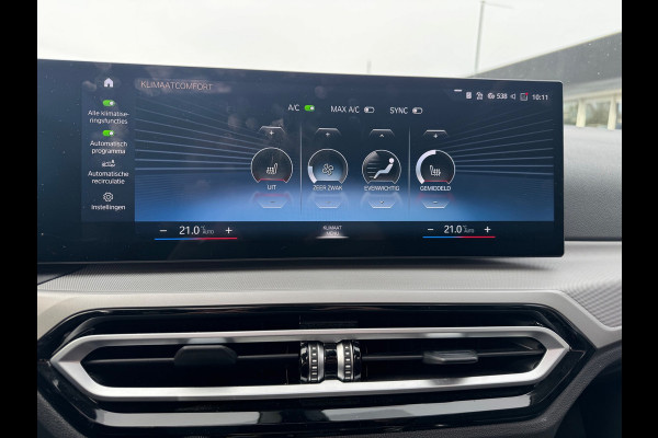 BMW 3 Serie Touring 320e Panorama XDrive Leder LED Stoelverw.
