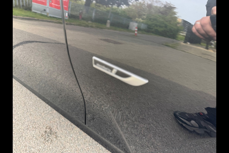 BMW 3 Serie Touring 320e Panorama XDrive Leder LED Stoelverw.