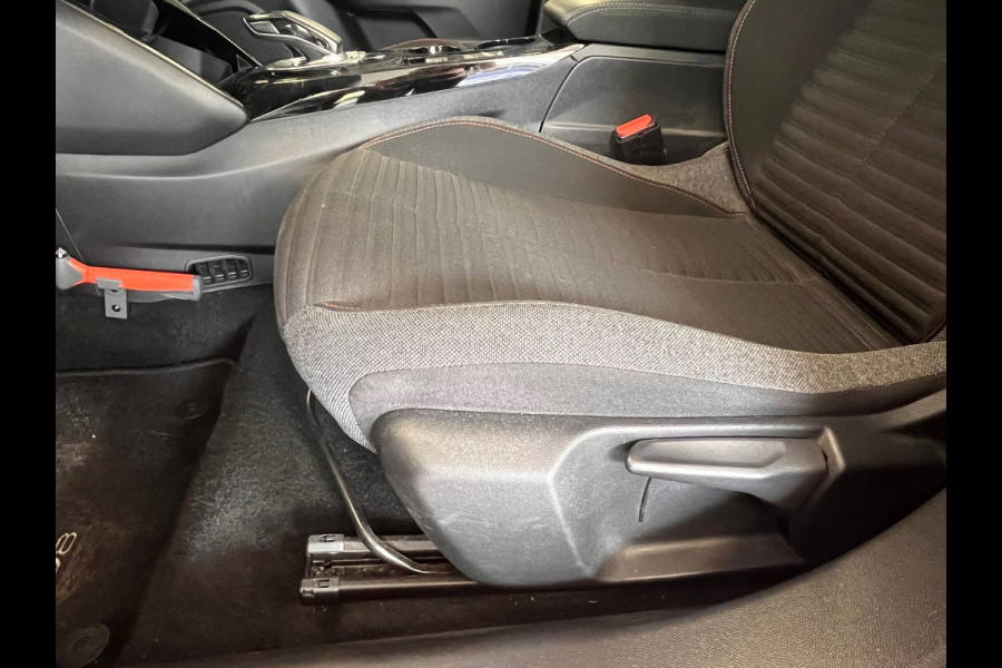 Peugeot e-2008 EV Active Pack 50 kWh CAMERA PDC ACHTER CRUISE CONTROL APPLE CARPLAY LED