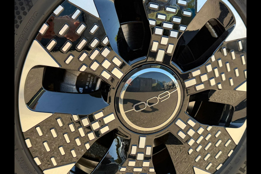 Fiat 600E La Prima 54 kWh, achteruitrijcamera,lederen interieur, stoelverwarming, 9360 km, 1 e eigenaar