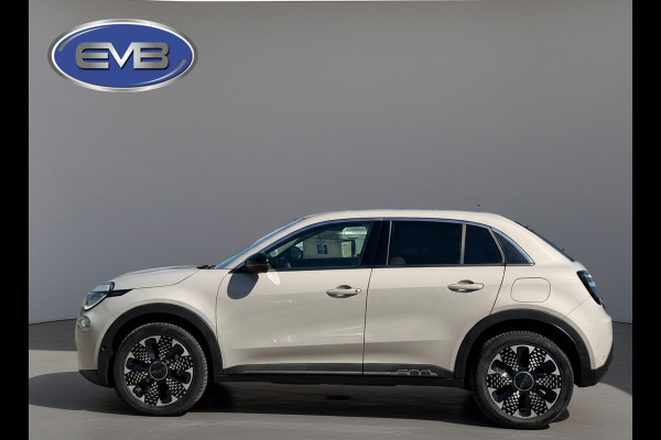 Fiat 600E La Prima 54 kWh, achteruitrijcamera,lederen interieur, stoelverwarming, 9360 km, 1 e eigenaar