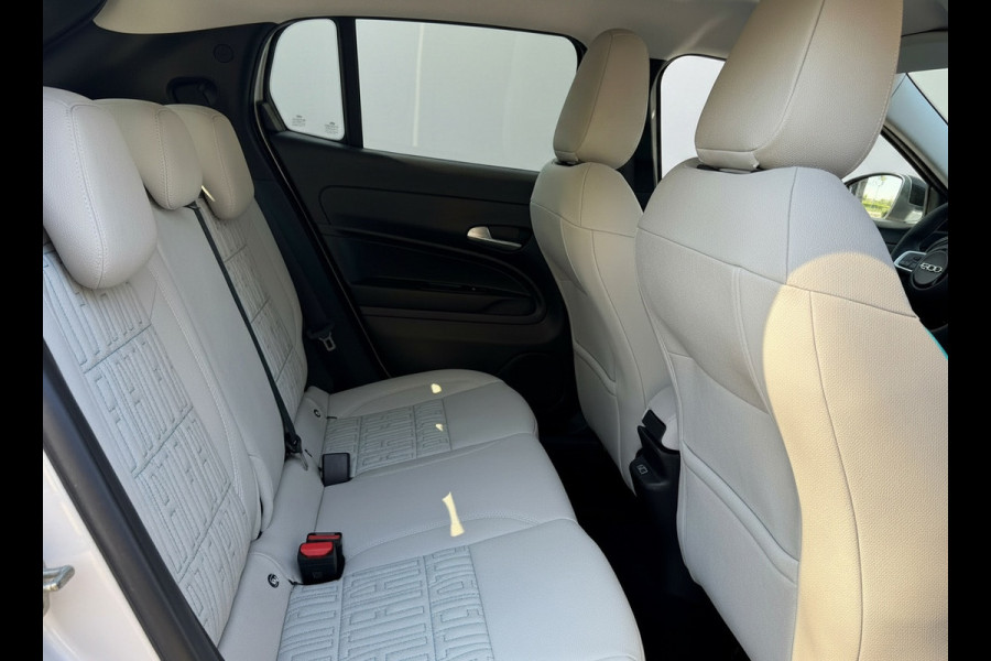 Fiat 600E La Prima 54 kWh, achteruitrijcamera,lederen interieur, stoelverwarming, 9360 km, 1 e eigenaar