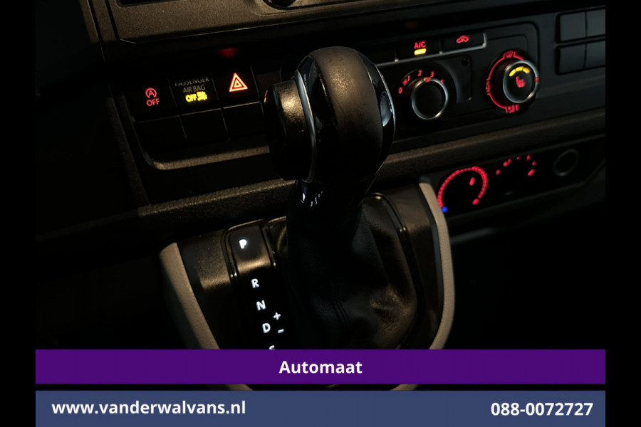 Volkswagen Transporter 2.0 TDI 150pk Automaat L2H1 Euro6 Airco | Apple Carplay | LED | Cruisecontrol | 2500kg Trekhaak | Android Auto, Parkeersensoren, Bijrijdersbank