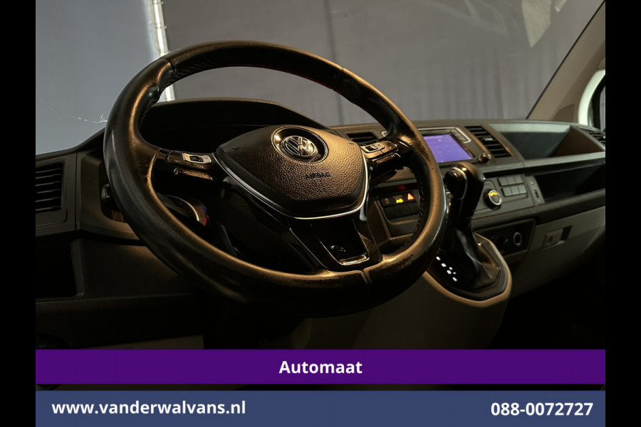 Volkswagen Transporter 2.0 TDI 150pk Automaat L2H1 Euro6 Airco | Apple Carplay | LED | Cruisecontrol | 2500kg Trekhaak | Android Auto, Parkeersensoren, Bijrijdersbank