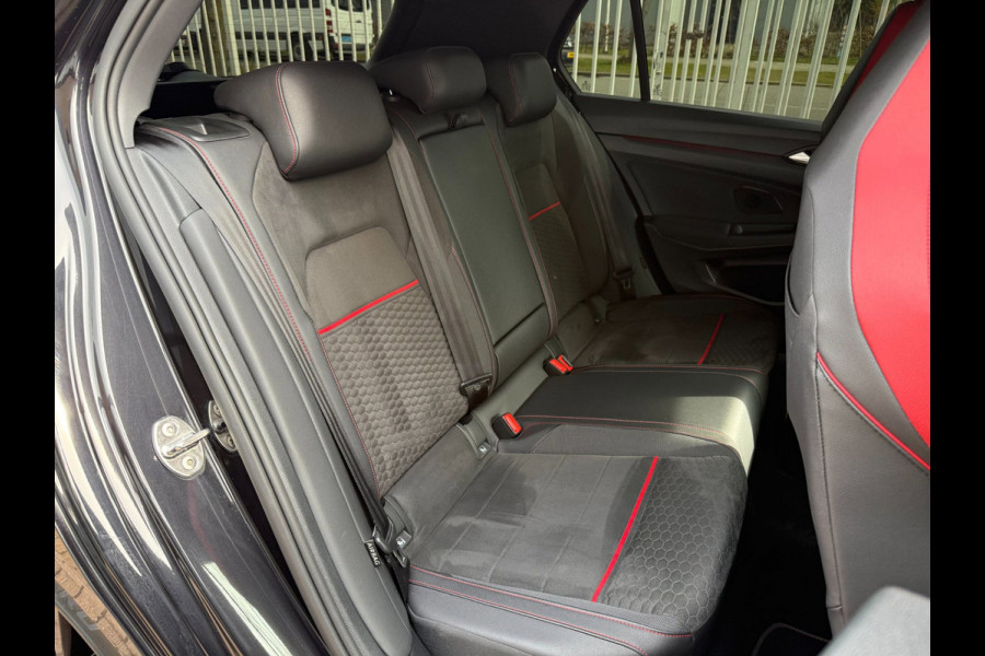 Volkswagen Golf 2.0 TSI GTI Clubsport | DSG | Pano | 300PK!