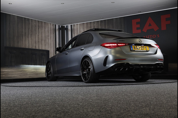 Mercedes-Benz C-Klasse 300 e AMG 63 Look / Massage / Burmester / Head Up / 360 Camera / Acc / Elek Stoelen / Open Pano / 20 Inch