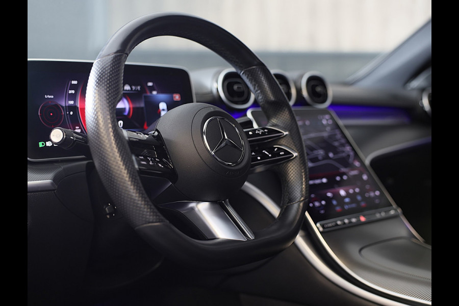 Mercedes-Benz C-Klasse 300 e AMG 63 Look / Massage / Burmester / Head Up / 360 Camera / Acc / Elek Stoelen / Open Pano / 20 Inch
