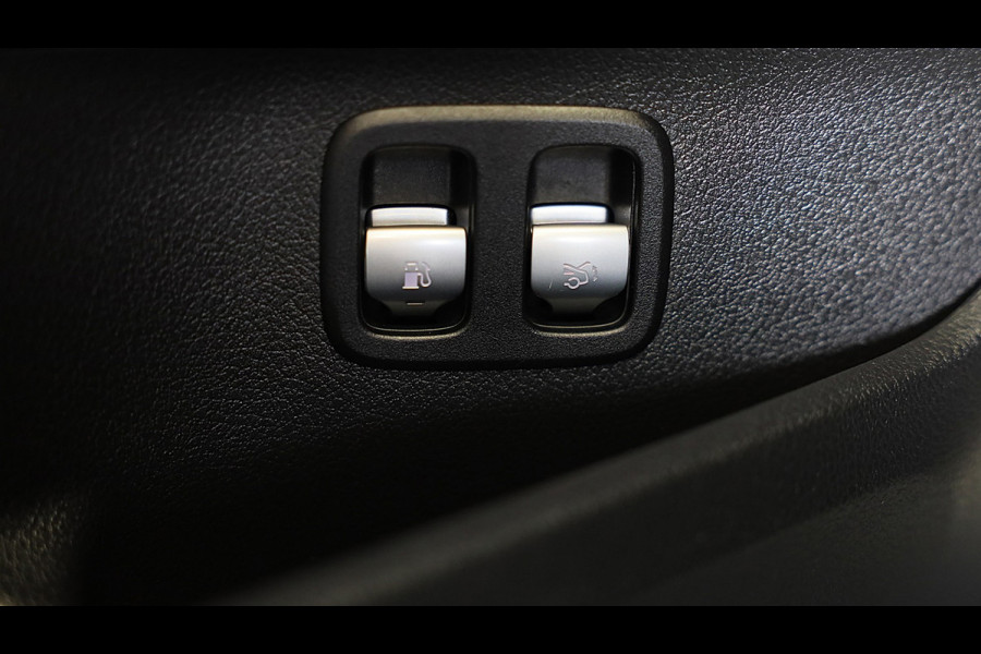 Mercedes-Benz C-Klasse 300 e AMG 63 Look / Massage / Burmester / Head Up / 360 Camera / Acc / Elek Stoelen / Open Pano / 20 Inch