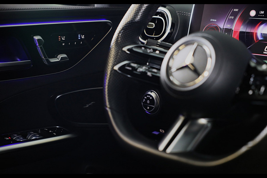 Mercedes-Benz C-Klasse 300 e AMG 63 Look / Massage / Burmester / Head Up / 360 Camera / Acc / Elek Stoelen / Open Pano / 20 Inch