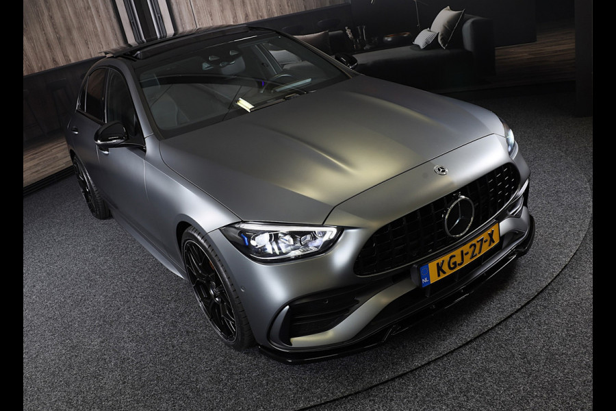 Mercedes-Benz C-Klasse 300 e AMG 63 Look / Massage / Burmester / Head Up / 360 Camera / Acc / Elek Stoelen / Open Pano / 20 Inch