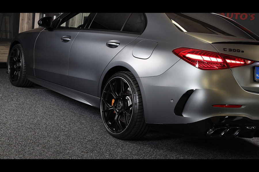 Mercedes-Benz C-Klasse 300 e AMG 63 Look / Massage / Burmester / Head Up / 360 Camera / Acc / Elek Stoelen / Open Pano / 20 Inch