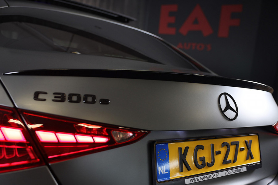 Mercedes-Benz C-Klasse 300 e AMG 63 Look / Massage / Burmester / Head Up / 360 Camera / Acc / Elek Stoelen / Open Pano / 20 Inch