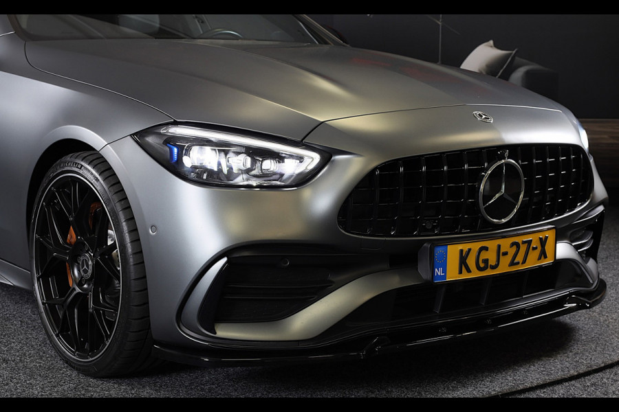 Mercedes-Benz C-Klasse 300 e AMG 63 Look / Massage / Burmester / Head Up / 360 Camera / Acc / Elek Stoelen / Open Pano / 20 Inch