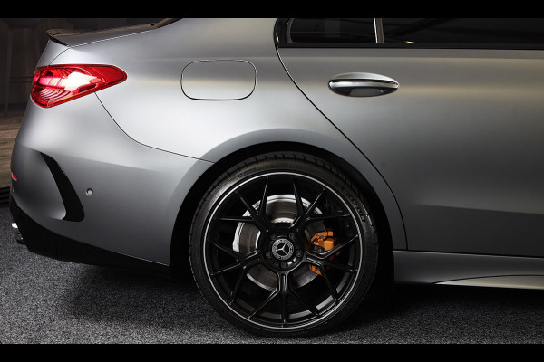 Mercedes-Benz C-Klasse 300 e AMG 63 Look / Massage / Burmester / Head Up / 360 Camera / Acc / Elek Stoelen / Open Pano / 20 Inch