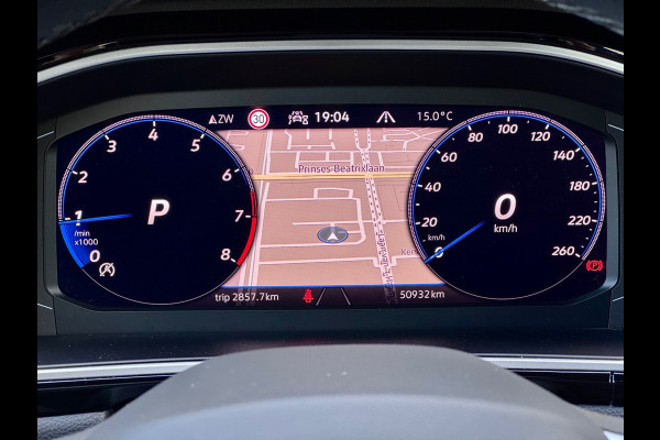 Volkswagen T-Roc 1.5 TSI 3x R-Line Pano/Camera/AppleCarPlay