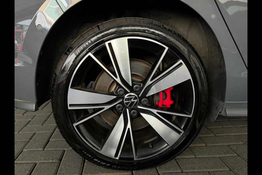 Volkswagen Golf 1.4 eHybrid GTE Pano|Keyless|IQ|Sfeer|In.BTW
