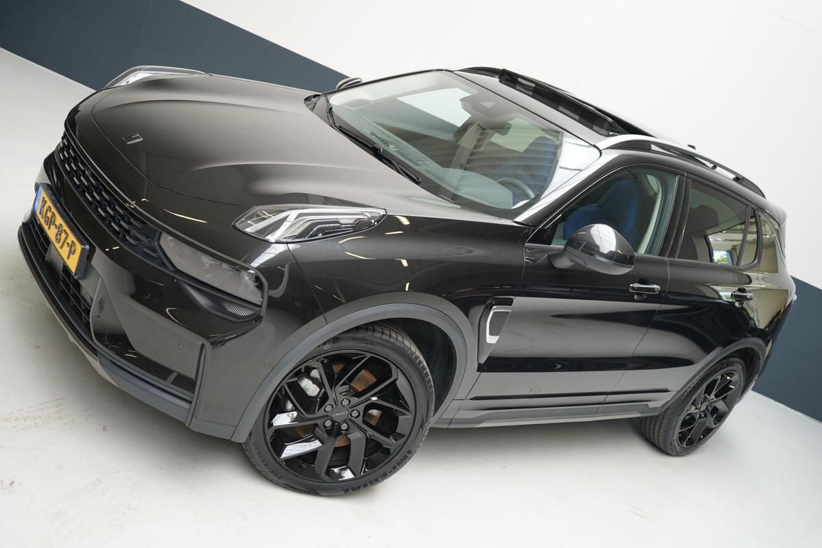 Lynk & Co 01 1.5 | Zwart optiek | Panoramadak | Navigatie | Memory | Apple CarPlay