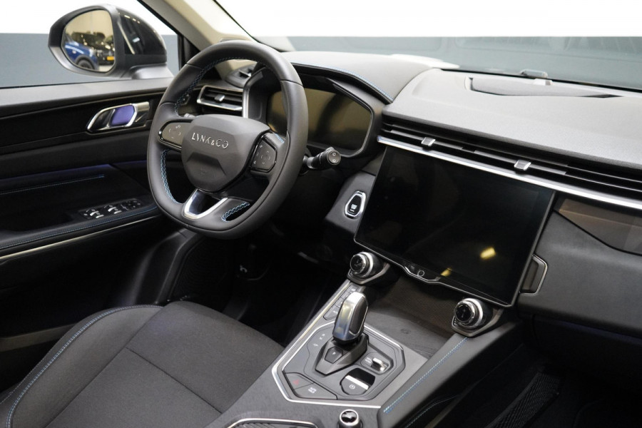 Lynk & Co 01 1.5 | Zwart optiek | Panoramadak | Navigatie | Memory | Apple CarPlay