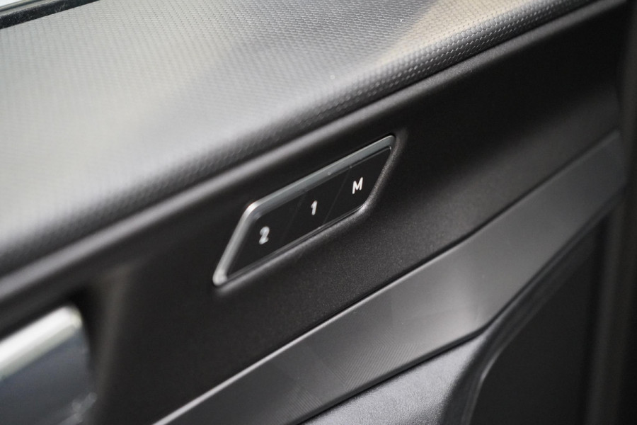 Lynk & Co 01 1.5 | Zwart optiek | Panoramadak | Navigatie | Memory | Apple CarPlay