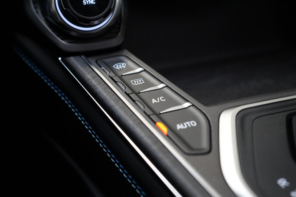 Lynk & Co 01 1.5 | Zwart optiek | Panoramadak | Navigatie | Memory | Apple CarPlay